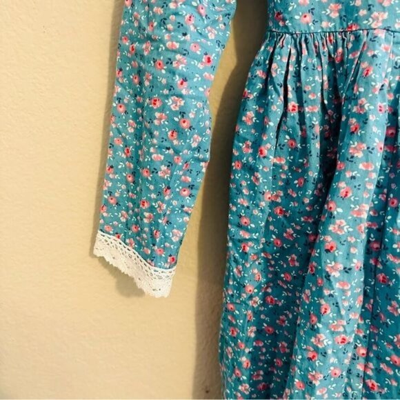 Handmade Prairie Pioneer Dress & Bonnet - Picture 8 of 15